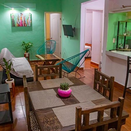 Siga'S House Cancun Centro Exterior photo